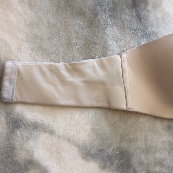 Victoria’s Secret bombshell strapless bra - Picture 4 of 8